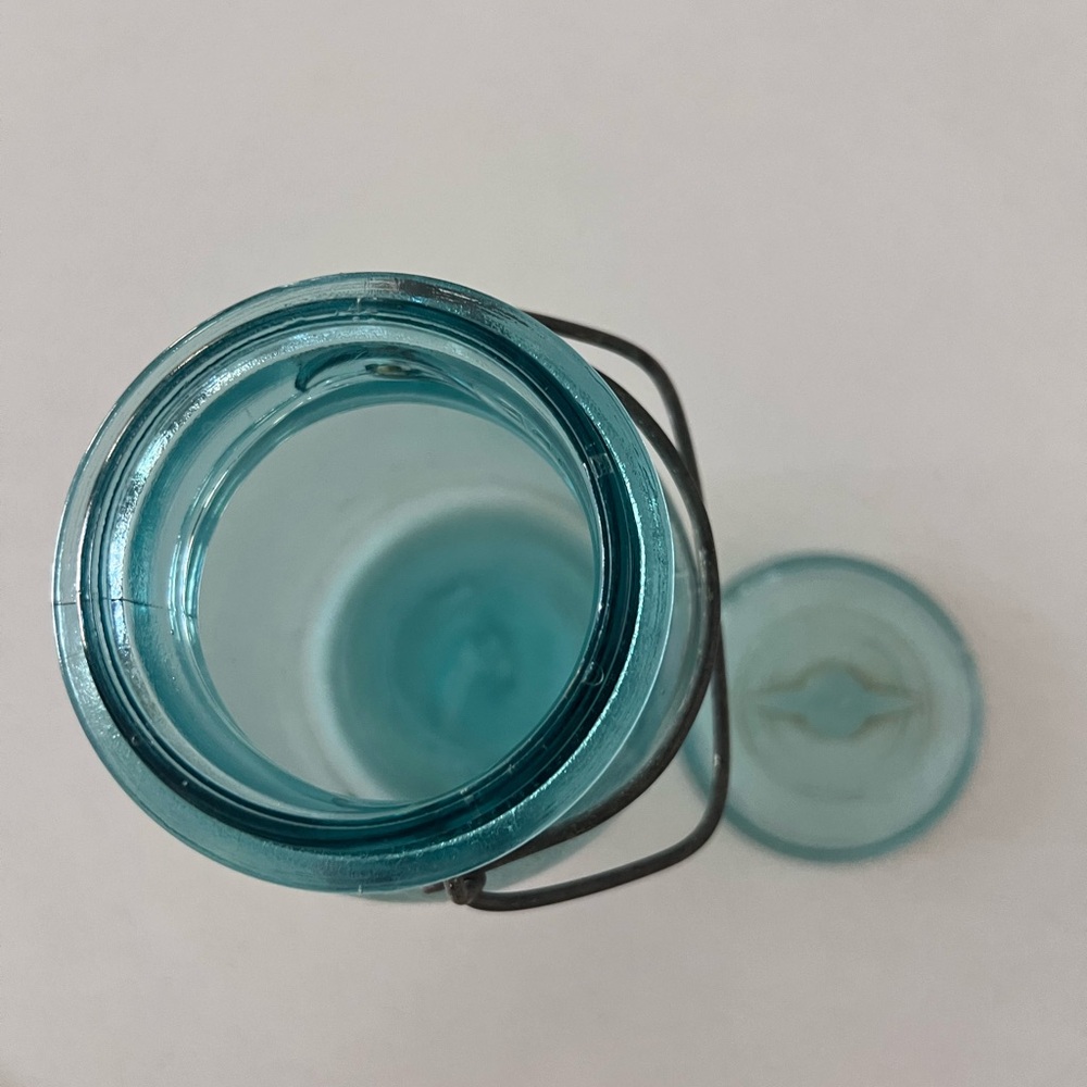 Vintage Blue Ball Quart Glass Container - Picture 4 of 5